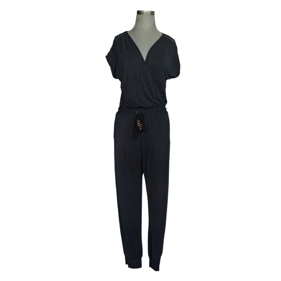 Heartloom Koko Black V-Neck Short Sleeve Jogger Jumpsuit Women's Romper M NWT - Picture 2 of 6